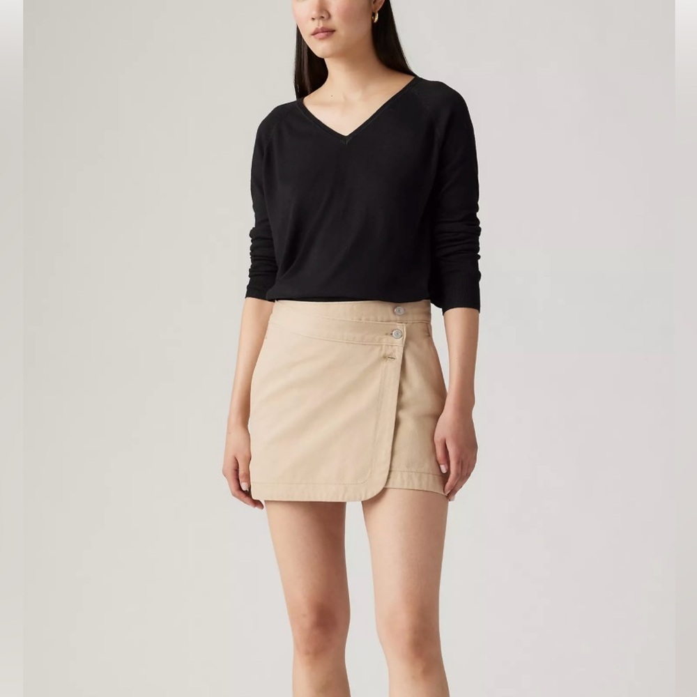 NWT Levi’s Women’s Wrapped Skirt Size 28